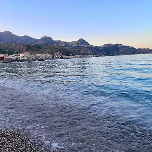 https://casa-mare-giardini-naxos-taormina.sicilyhotelsitaly.net